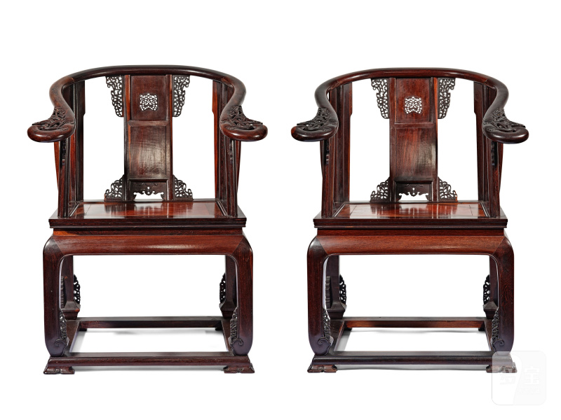 硬木鑲癭木椅成對 及 硬木鑲癭木炕几 | A PAIR OF BURLWOOD-INSET HARDWOOD ARMCHAIRS AND A BURLWOOD-INSET HARDWOOD KANG TABLE - 图4